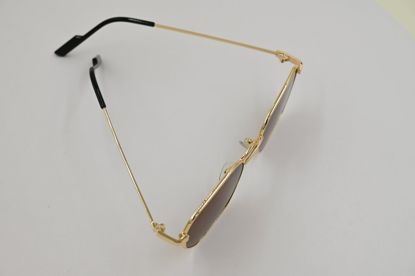 Lentes hexagonal en café