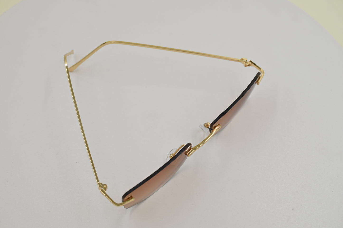 Lentes retro en café